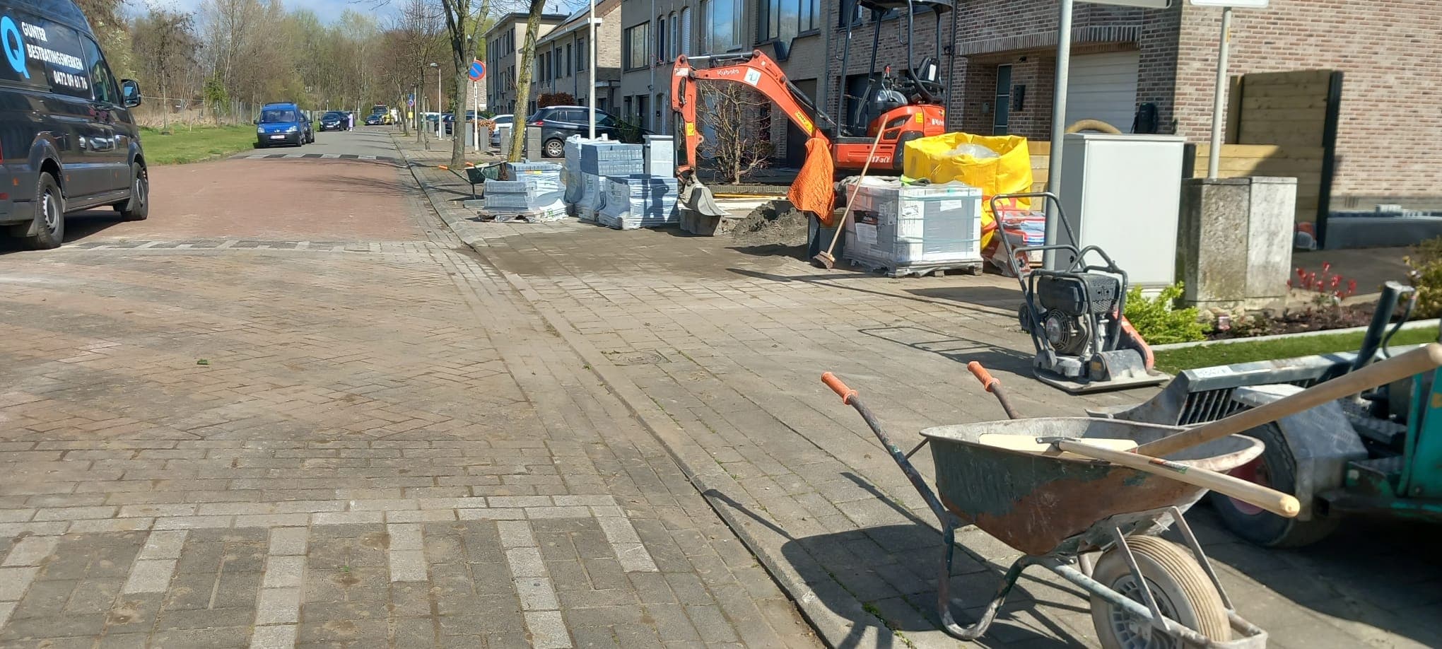 Uitbreken van opritten, paden en terrassen